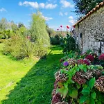 La Cour De La Foret