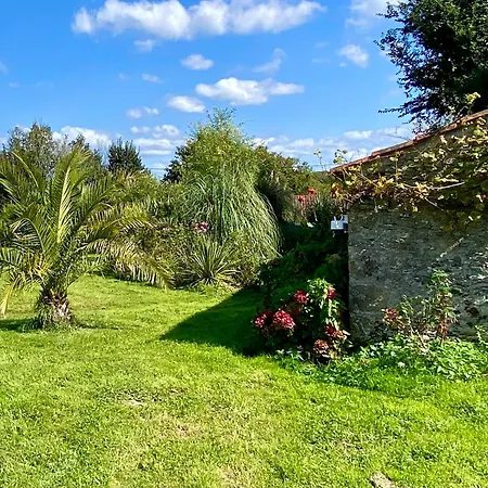 La Cour De La Foret *