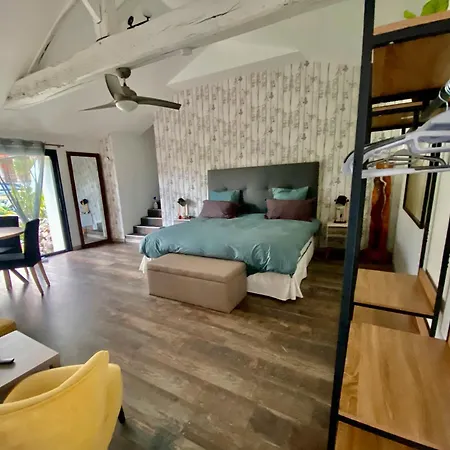 Vakantiehuis La Cour De La Foret *