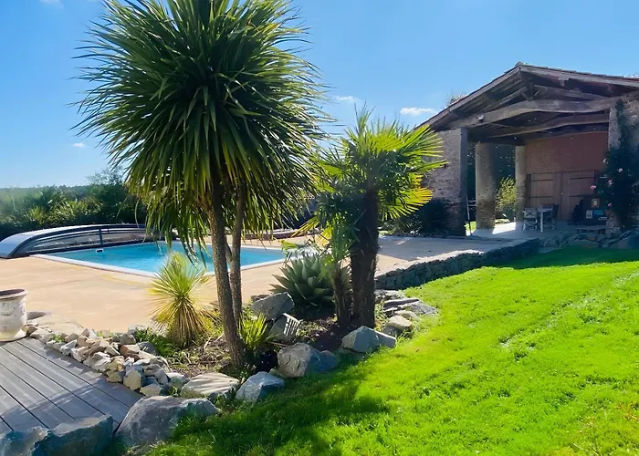 La Cour De La Foret *